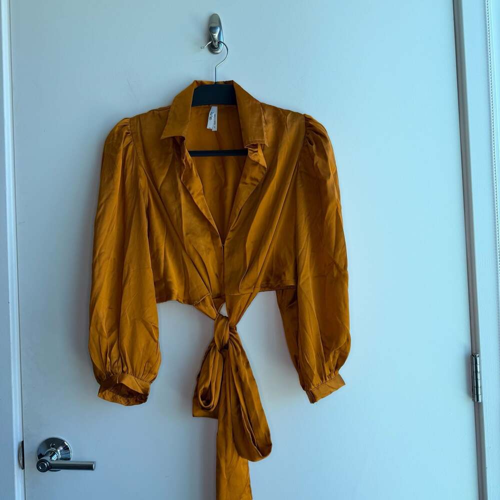 Truth NYC Mustard Yellow Satin Crop Blouse with Tie Front and Puff Sleeve Size L